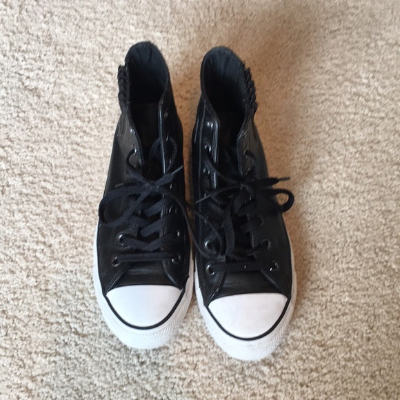 converse black and white leather high tops